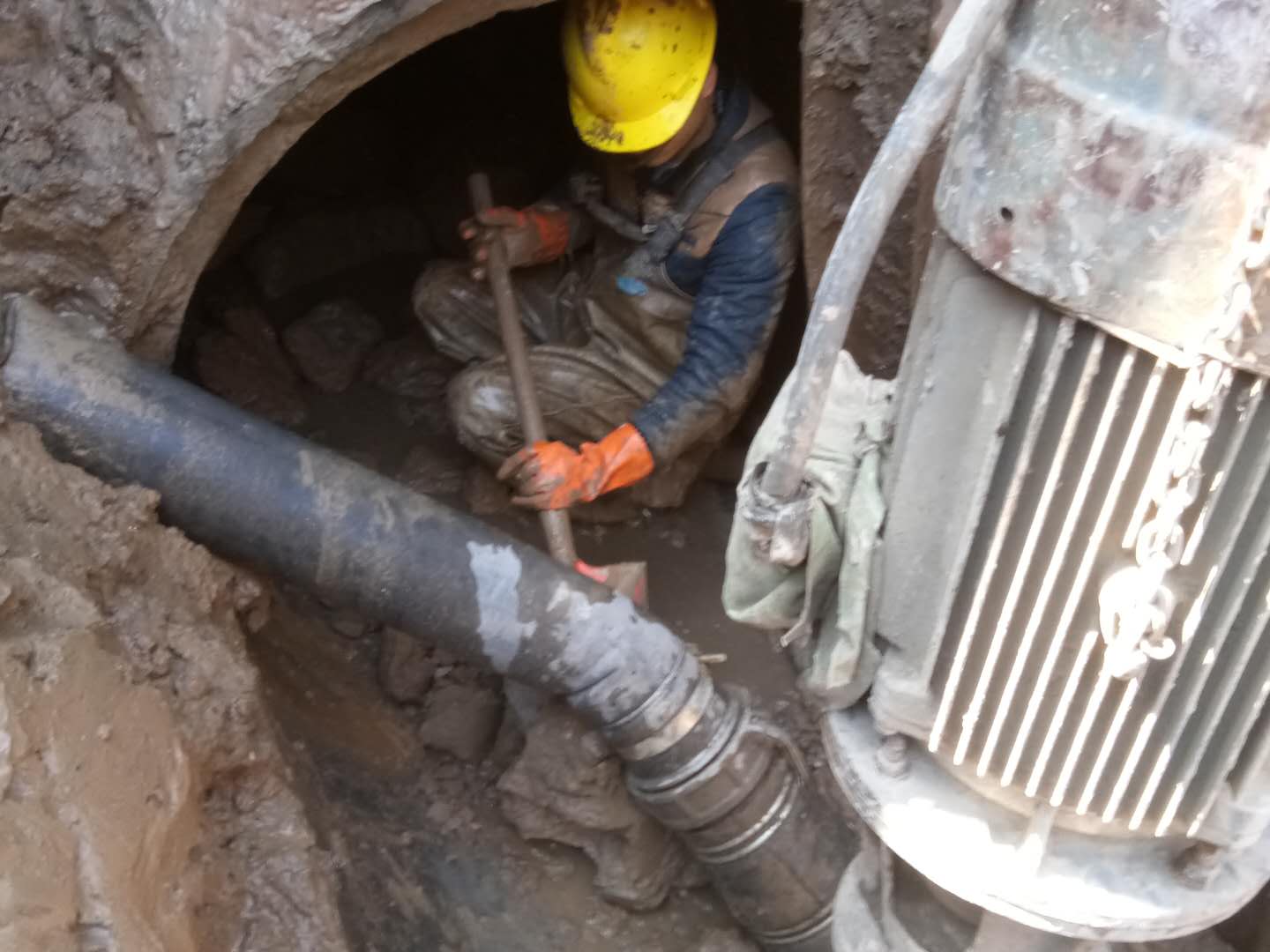 加乐镇管道清淤