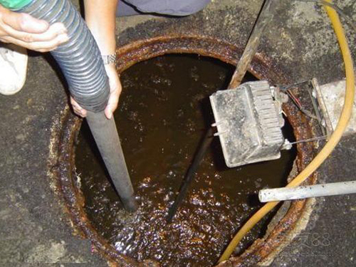 加乐镇隔油池清理