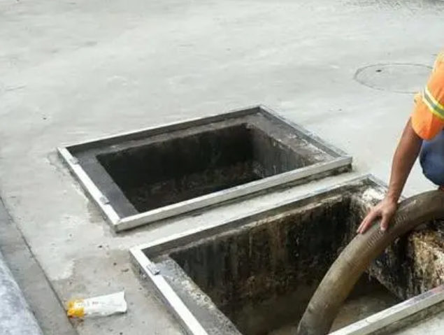 加乐镇化粪池清理